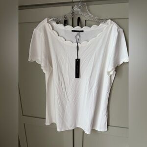 NWT T Tahari White Scalloped Pullover SZ XL